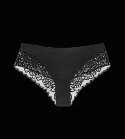 Triumph AMOURETTE SPOTLIGHT