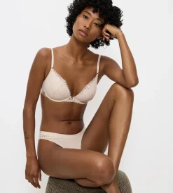 Triumph AURA SPOTLIGHT