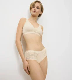 Triumph AURA SPOTLIGHT