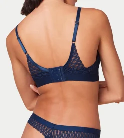 Triumph AURA SPOTLIGHT T