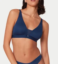 Triumph AURA SPOTLIGHT T