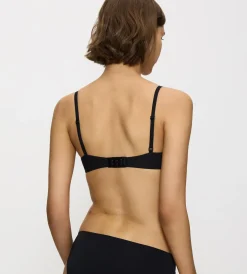 Triumph BODY MAKE-UP