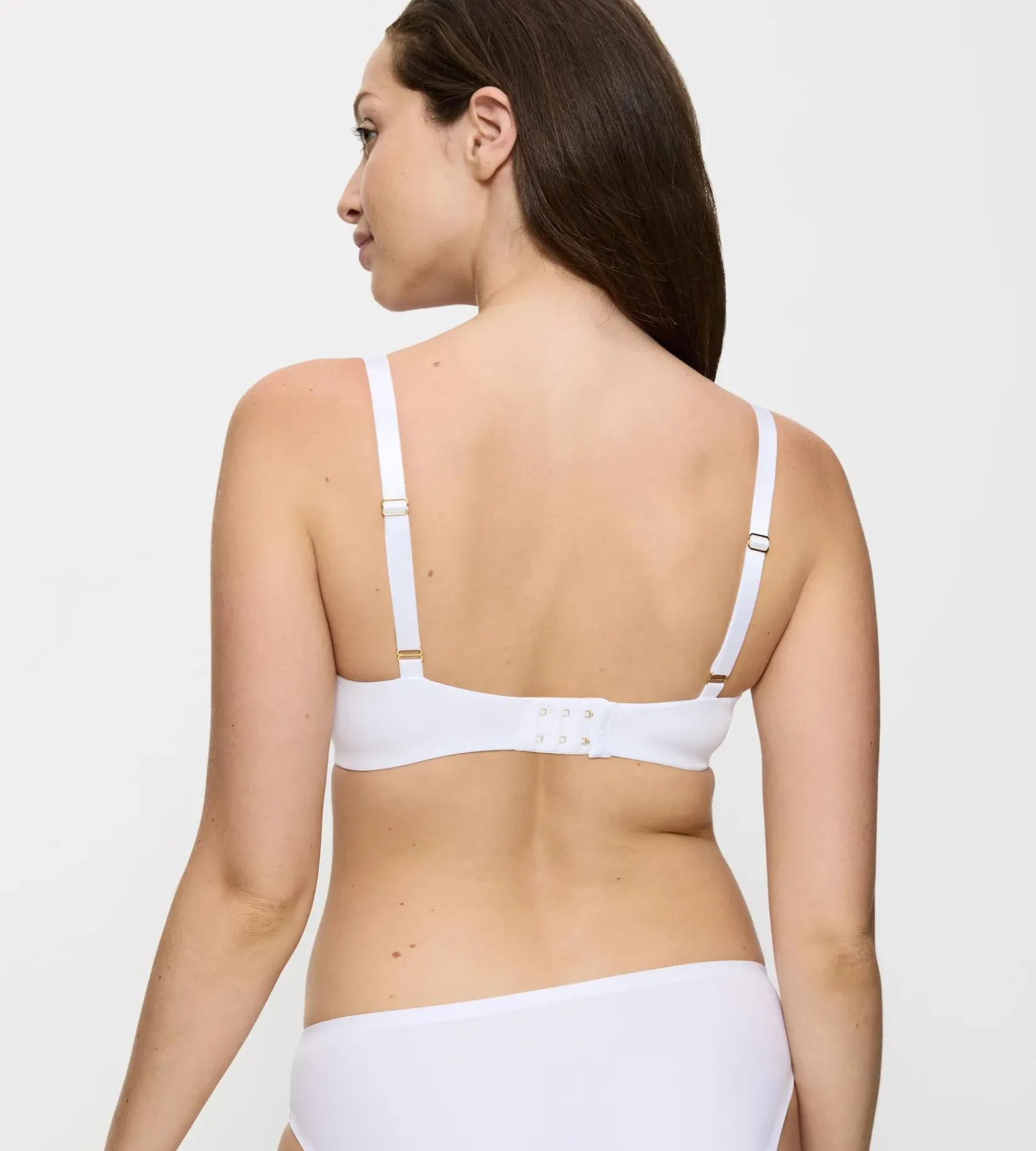 Triumph BODY MAKE-UP ESSENTIALS