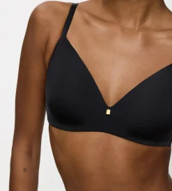 Triumph BODY MAKE-UP ESSENTIALS