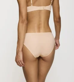 Triumph BODY MAKE-UP ESSENTIALS