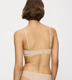 Triumph BODY MAKE-UP ESSENTIALS