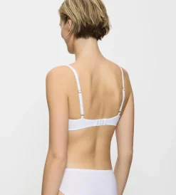 Triumph BODY MAKE-UP ESSENTIALS