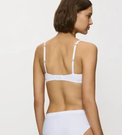 Triumph BODY MAKE-UP ESSENTIALS