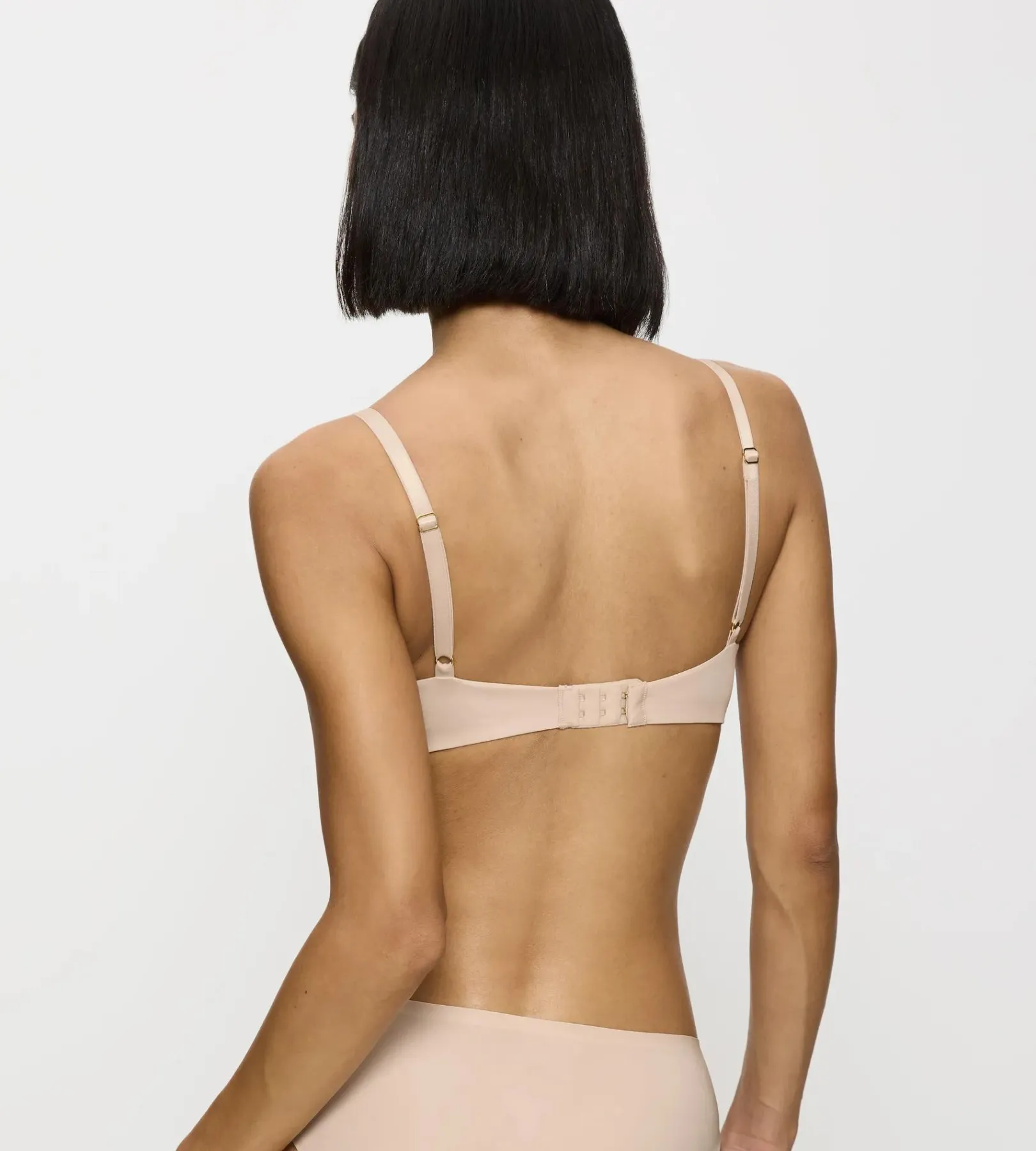 Triumph BODY MAKE-UP ESSENTIALS