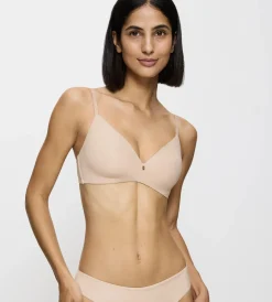 Triumph BODY MAKE-UP ESSENTIALS