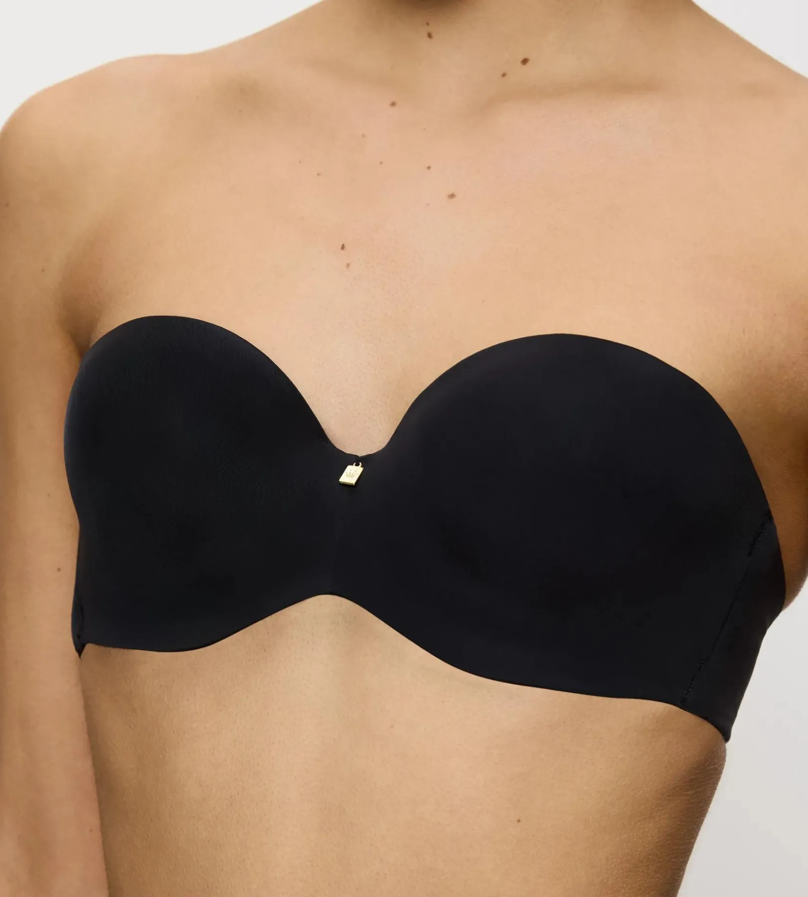 Triumph BODY MAKE-UP ESSENTIALS