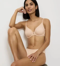 Triumph BODY MAKE-UP ESSENTIALS