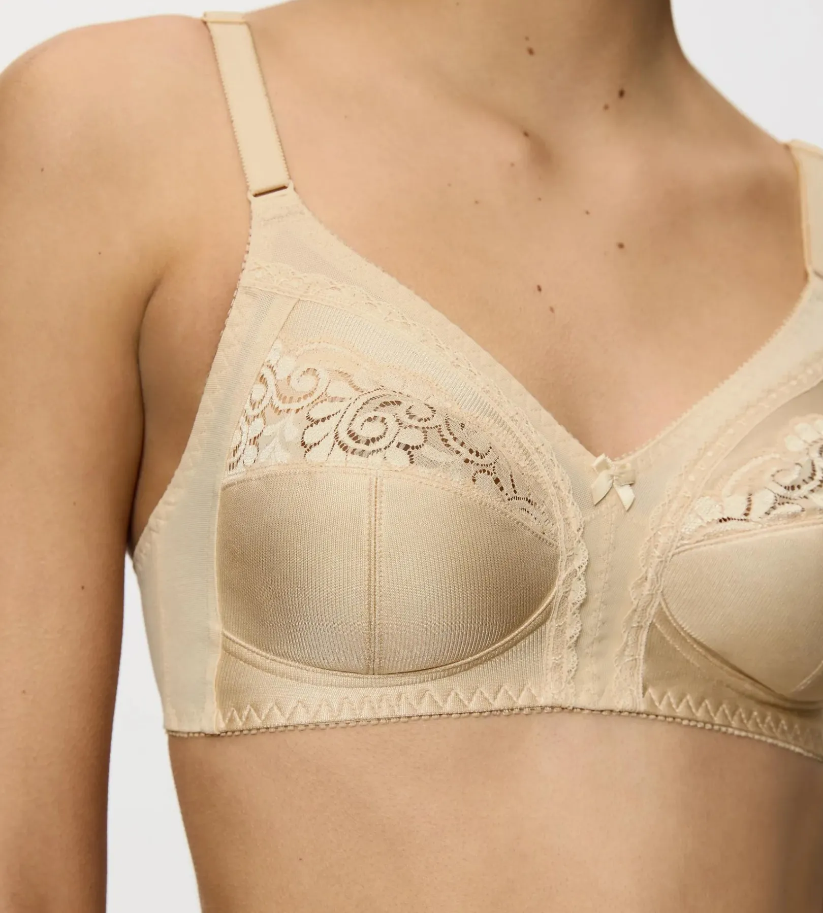 Triumph CLAUDETTE 104