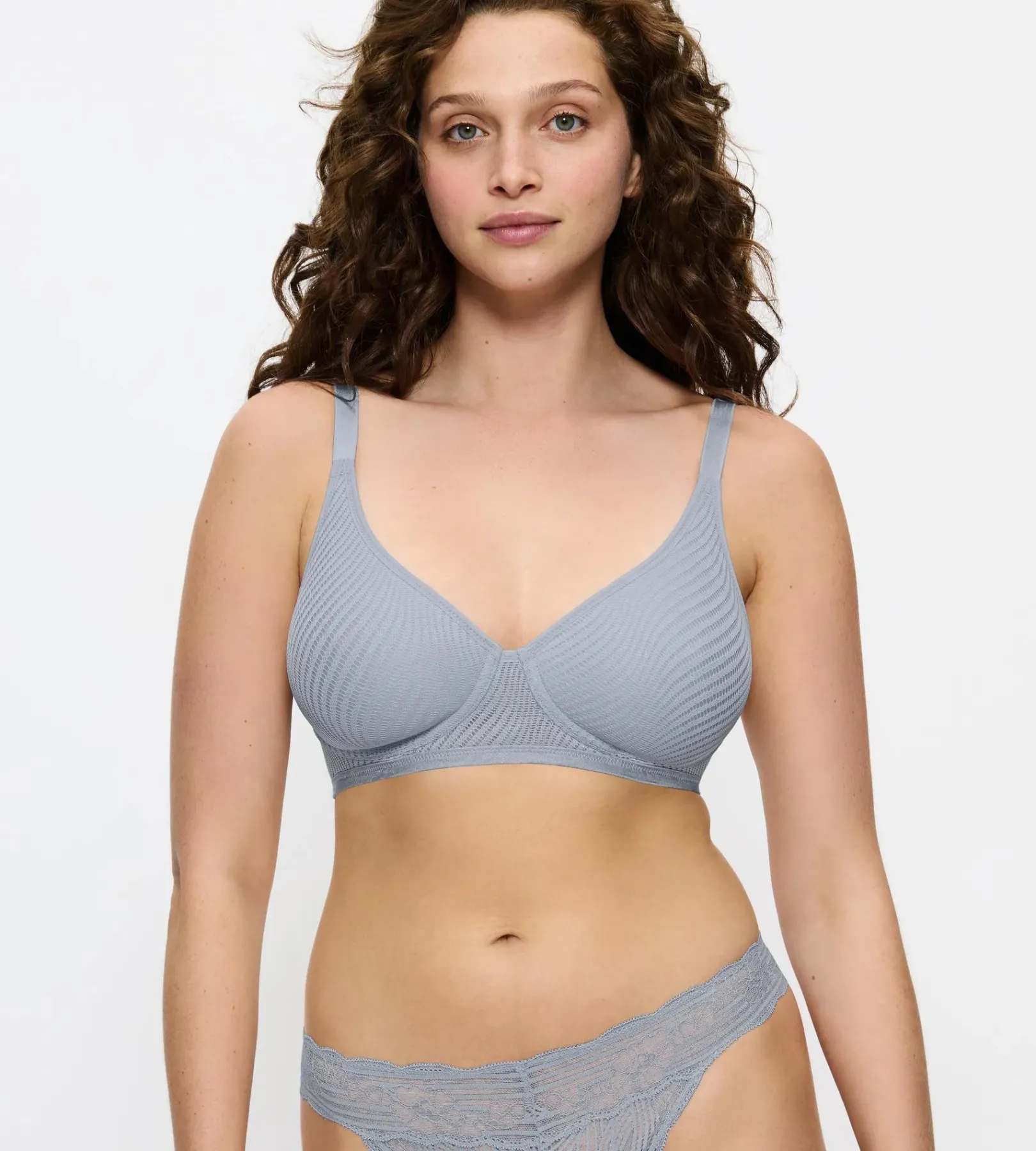 Triumph HARMONY SPOTLIGHT