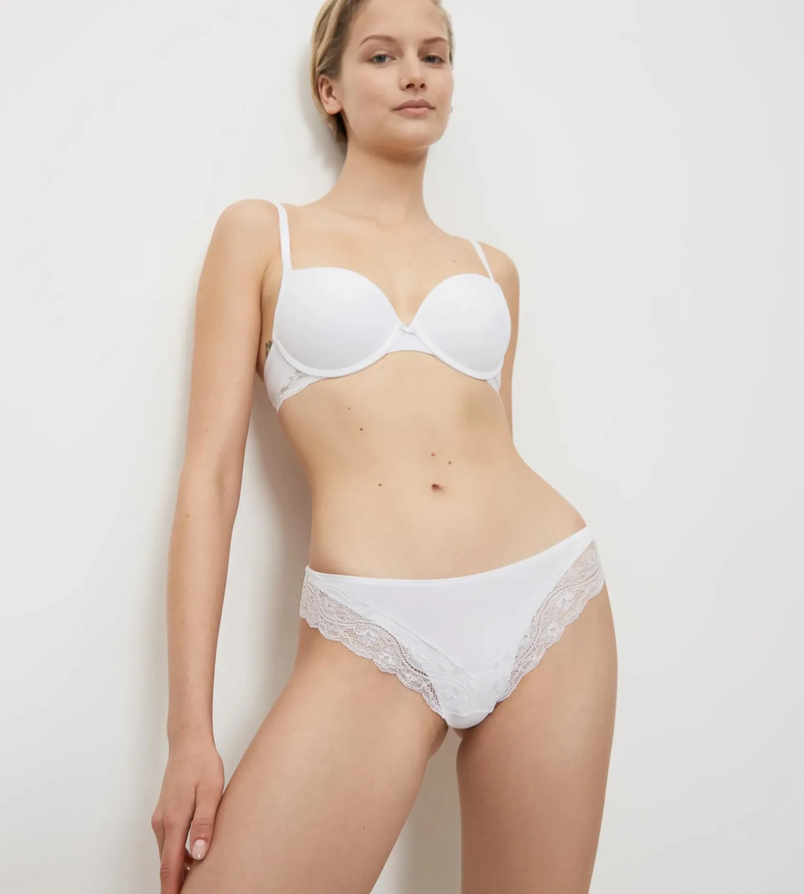 Triumph LOVELY MICRO