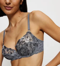 Triumph SENSUAL SPOTLIGHT