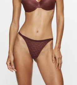 Triumph SIGNATURE SHEER