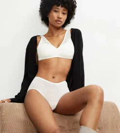 Triumph SIGNATURE SHEER