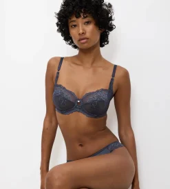 Triumph WILD PEONY FLORALE