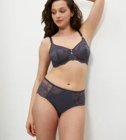 Triumph WILD PEONY FLORALE